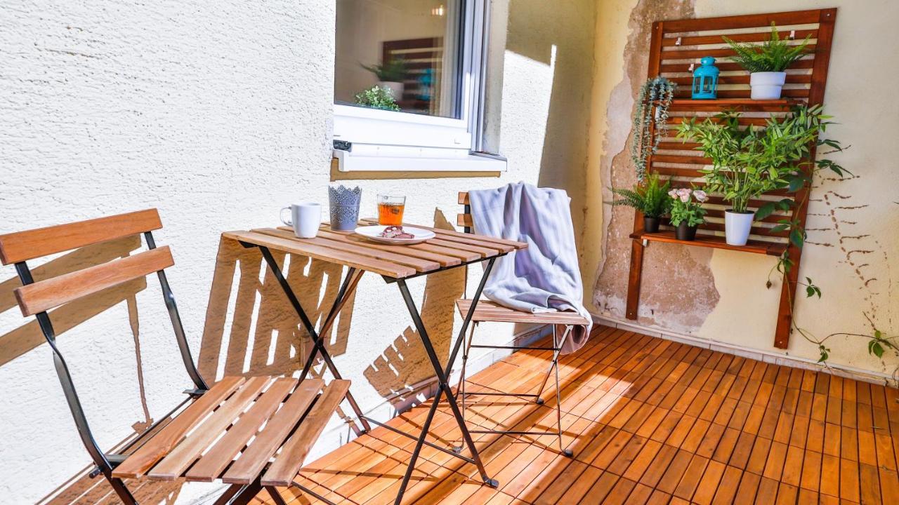 Appartement Hirsch56 - Zentral-ruhig-terrasse-netflix